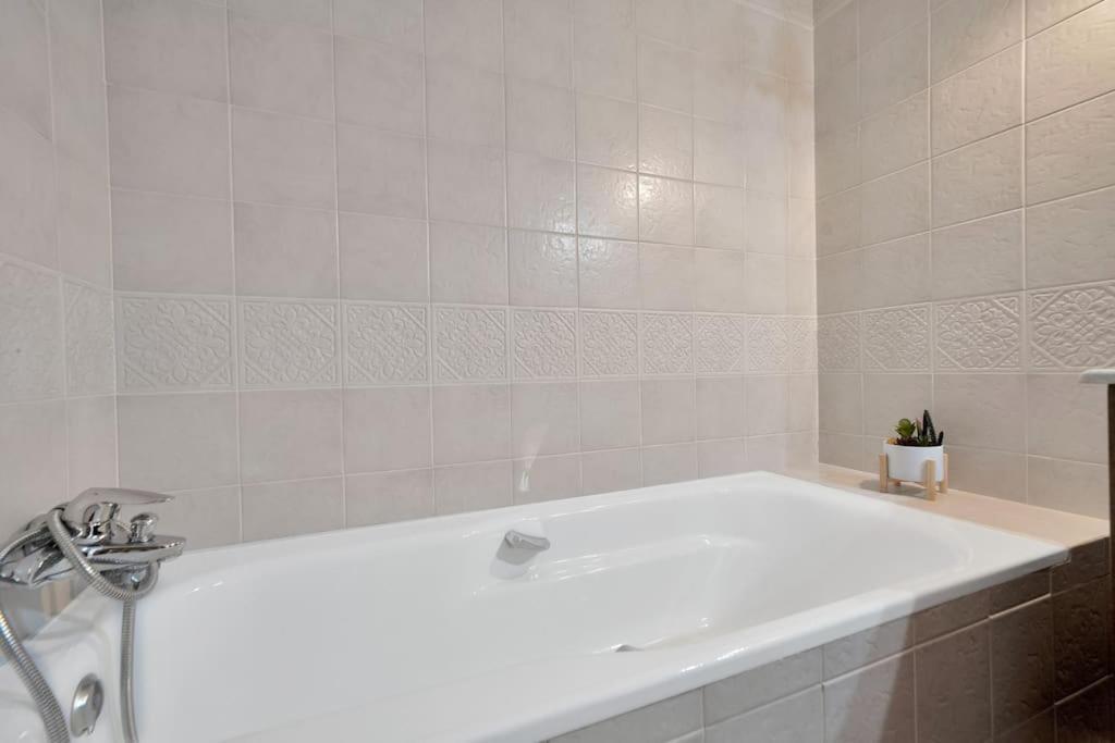 Apartamento En El Centro De San Pedro Con Parking - Del Valle 72 1 Marbella